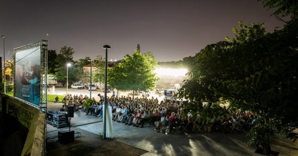 Listen to the rhythm! Το 8ο Athens Open Air χόρεψε τα «Βήματα που Γοητεύουν» στον Πεζόδρομο Ερμού [photos]