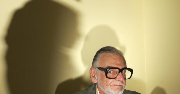 Τζορτζ Ρομέρο: Η Αβάσταχτη Επικαιρότητα των Νεκροζώντανων