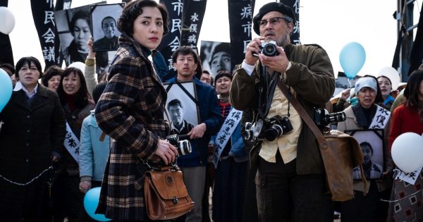 Berlinale 2020: Ο Τζόνι Ντεπ φωτογραφίζει τα φαντάσματα του «Minamata»