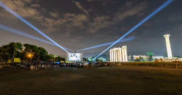 Μια βραδιά που θα θυμόμαστε για καιρό! 10o Athens Open Air Film Festival και  «Ρεβέκκα» στους Στύλους Ολυμπίου Διός