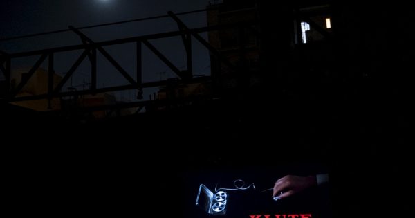 AOAFF 2021: Το φεγγάρι πάνω από την οθόνη του Τριανόν για το «Klute» του Άλαν Πακούλα