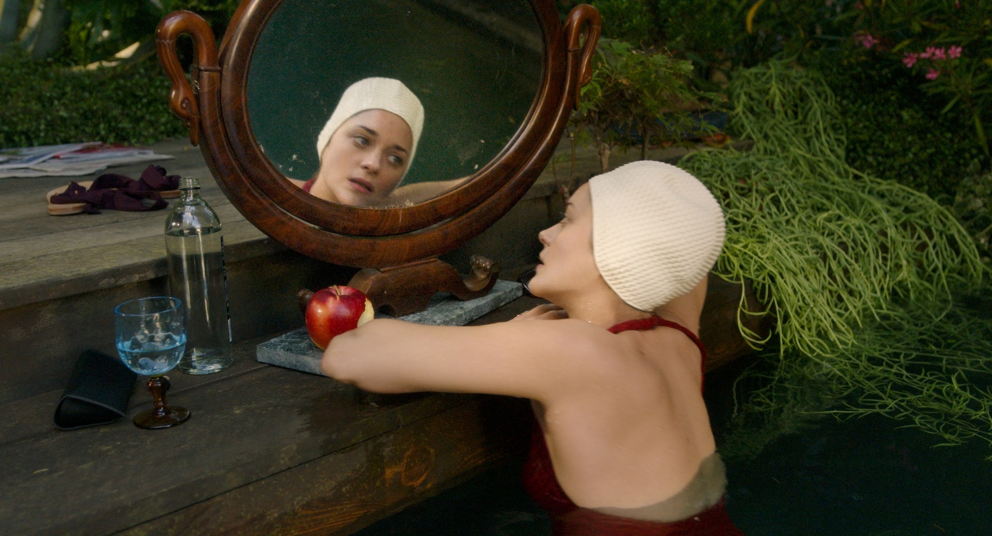 annette-stills-rec709.0089054-ret-hd_1581_107751702