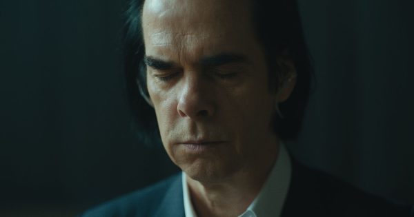 Berlinale 2022: Η θαυμαστή λιτότητα ενός «Love Song» και η μυσταγωγική «Αλήθεια» του Νικ Κέιβ