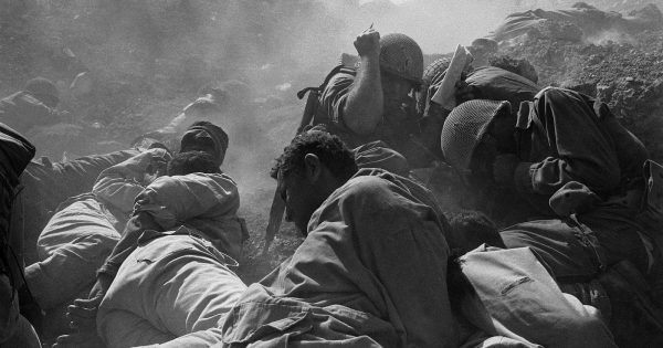 1341 Καρέ Έρωτα και Πολέμου
