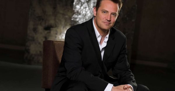 «Είμαστε οικογένεια»: Το καστ από τα «Φιλαράκια» μιλά από
κοινού για τον θάνατο του Μάθιου Πέρι