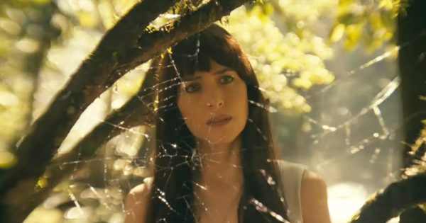 Τρέιλερ: H Ντακότα Τζόνσον είναι η «Madame Web» της
Marvel