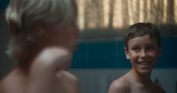 «Αγόρια στο Ντους»: Η δασκάλα που πρόβαλε την ταινία στη
σχολική αίθουσα δικαιώθηκε