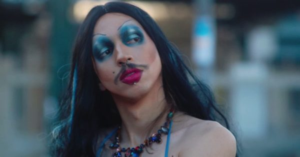 «Ο σύγχρονος queer κινηματογράφος είναι απαίσιος» – Συνέντευξη με τον σκηνοθέτη του ντοκιμαντέρ «Avant-Drag!»