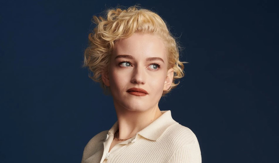julia-garner_1581_107772694