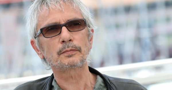 Ένας εικονοκλάστης θρηνεί την εποχή των εικόνων: Στον Λεός Καράξ δεν αρέσει η ψηφιακή μας εποχή