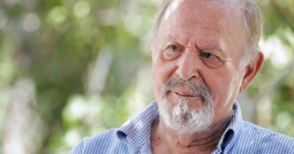 Γιάννης Σπανός: Πίσω απ’ τη Mαρκίζα