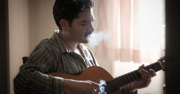 «Υπάρχω»: Κυκλοφόρησαν τα επίσημα τρέιλερ και πόστερ της ταινίας για τον Στέλιο Καζαντζίδη
