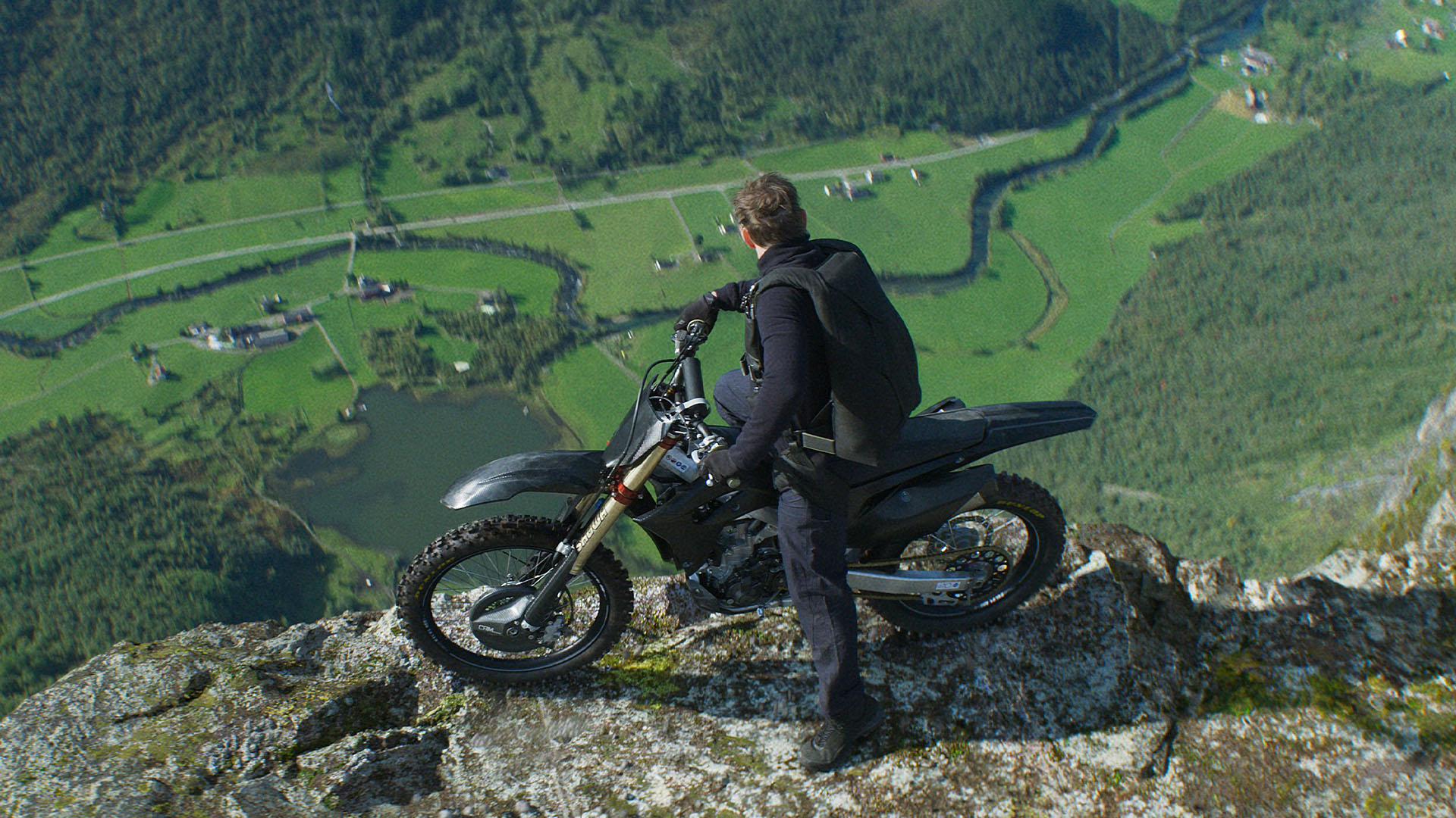 dead-reckoning-motorcycle_1581_107773236
