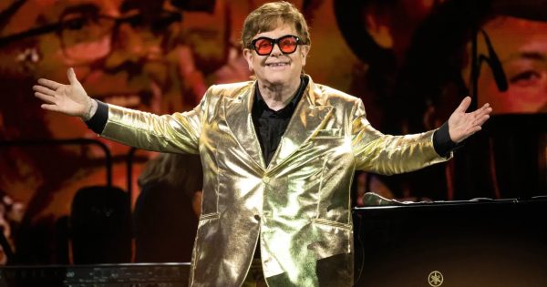 EGOT John: Μια μεγάλη τιμή για τον Σερ Έλτον Τζον στα χθεσινά βραβεία Έμμι