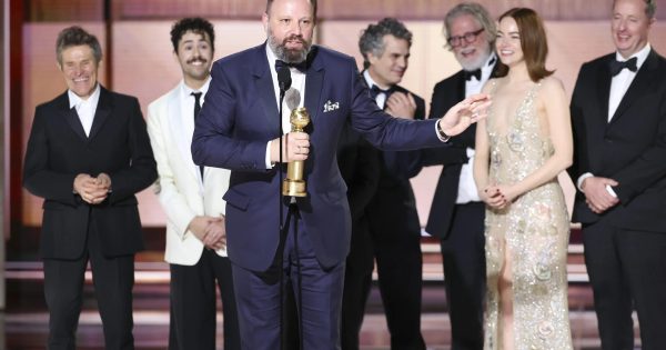 Χρυσές Σφαίρες: Θρίαμβος για το «Oppenheimer» και 2 μεγάλα βραβεία στο «Poor Things»