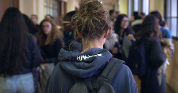 Πώς μιλούν οι γονείς στα παιδιά τους για το σεξ; Το Cinedoc παρουσιάζει το ντοκιμαντέρ «Προκαταρκτικά» της Τζούλι Τάλον