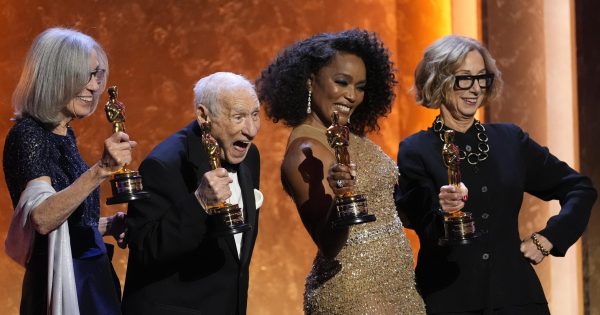 Governors Awards 2024: Μελ Μπρουκς, Άντζελα Μπάσετ, Κάρολ Λίτλτον και Μισέλ Σάτερ τιμήθηκαν από την Ακαδημία