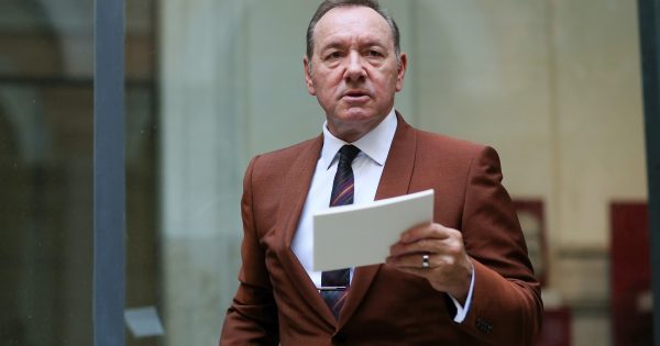 «Spacey Ummasked»: Ντοκιμαντέρ για τις κατηγορίες σε βάρος του Κέβιν Σπέισι