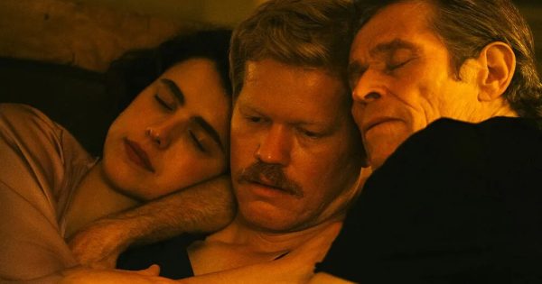 «Ανακατεύτηκε» ο Τζέσι Πλέμονς διαβάζοντας το σενάριο από τις «Ιστορίες Καλοσύνης»