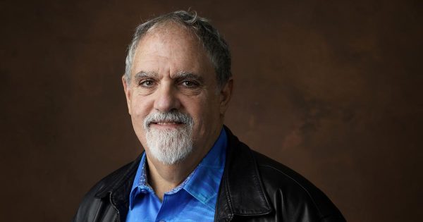 «Έφυγε» ο παραγωγός του «Τιτανικού», Τζον Λάνταου (1960-2024)