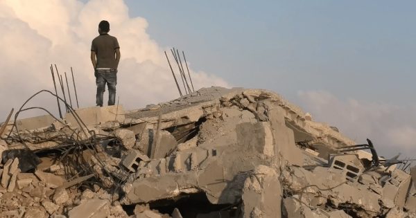 «Καιρός να βγάλετε το ‘Καμιά Άλλη Γη’»: Ποιος το είπε;