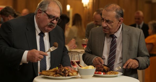 Πρώτα μάσα και μετά ηθική! Ξεκίνησαν τα γυρίσματα της νέας ταινίας του Φίλιππου Τσίτου