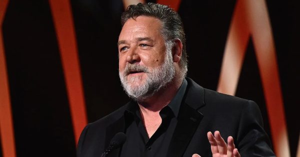 Ο Ράσελ Κρόου αναπολεί την εποχή του «Μονομάχου» (και νοιώθει λίγο άβολα με το γύρισμα του σίκουελ)