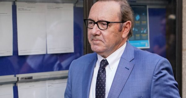 Το Netflix δεν προτίθεται να προβάλλει ποτέ το «Gore» με τον Κέβιν Σπέισι