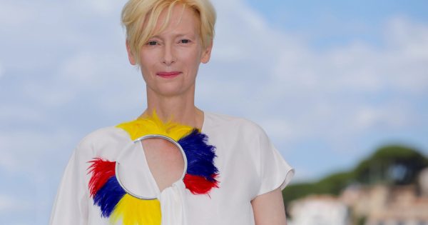 Τίλντα über alles: Τιμητική Χρυσή Άρκτος απονέμεται στην Τίλντα Σουίντον από το Φεστιβάλ Βερολίνου