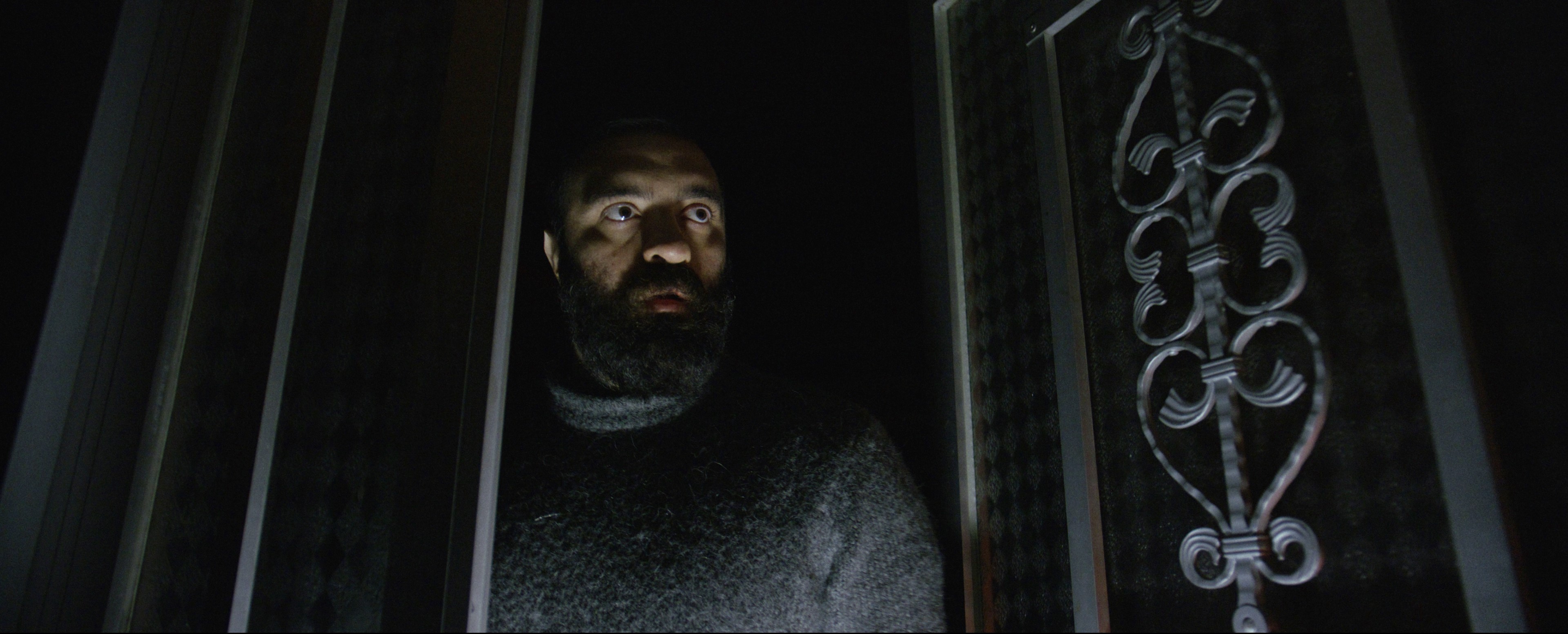 Μην Ανοίγεις την Πόρτα