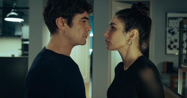 Επικίνδυνα… Κοντά Σου