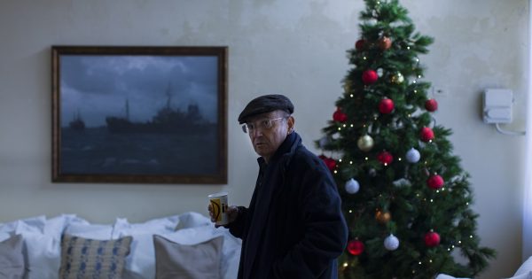 Έκθεση με αδημοσίευτες φωτογραφίες της «Άλλης Θάλασσας» του Θόδωρου Αγγελόπουλου από τον Δήμο Αθηναίων