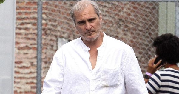 «Σαν παλιόφιλοι» ο Χοακίν Φίνιξ με τον Άρι Άστερ στα γυρίσματα του «Disappointment Blvd»