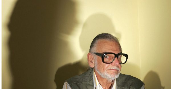 «Το Λυκόφως των Νεκρών»: Η έβδομη ζόμπι-ταινία του Τζορτζ Ρομέρο παίρνει το πράσινο φως