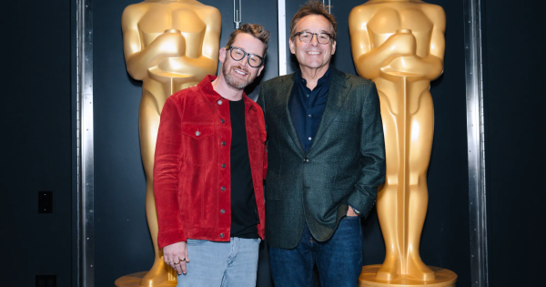 «Home Alone», 35 χρόνια μετά: Σταρ και σκηνοθέτης συζητούν για την κλασική χριστουγεννιάτικη ιστορία τους