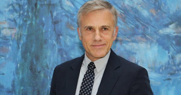Στο αστερισμό του σινεμά: Ο Στίβεν Φρίαρς μεταμορφώνει τον Κριστόφ Βαλτζ σε Μπίλι Γουάιλντερ