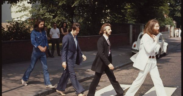 Τρέιλερ: Η ιστορία του στούντιo Abbey Road ξετυλίγεται στο «If These Walls Could Sing»