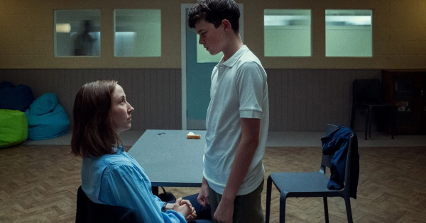 Μια χρονιά όλο τιμές: Το «Adolescence» κατέκτησε αριθμό-ρεκόρ τηλεοπτικών BAFTA