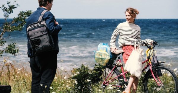 «Afire»: Πρώτο τρέιλερ για την επιστροφή του Κρίστιαν Πέτζολντ
