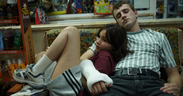 «Aftersun»: Η ταινία που θα έκανε και μια πέτρα να κλάψει έρχεται στις 28ες Νύχτες Πρεμιέρας