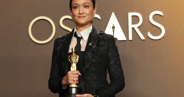 Ένα ρεκόρ μιας βραδιάς: Η Ότομν Ντάραλντ Άρκαπο έγινε η πρώτη που κέρδισε το Όσκαρ Φωτογραφίας