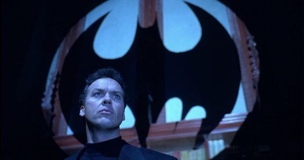 Ένας παλιός Batman για το ολοκαίνουργιο «Batgirl»: Ο Μάικλ Κίτον εκ νέου με την στολή που τον καθιέρωσε