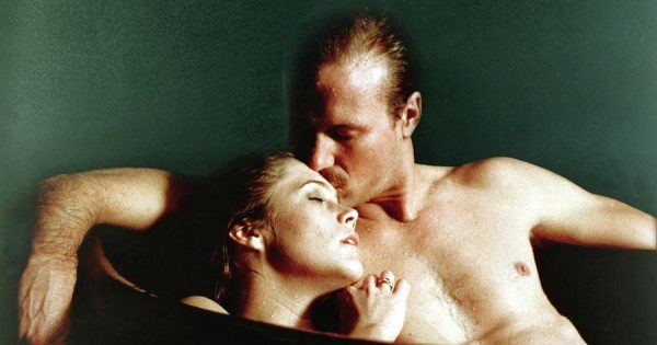 Το 10ο Athens Open Air Film Festival απόψε ανεβάζει την θερμοκρασία με ερωτική «Έξαψη» στην Ριβιέρα