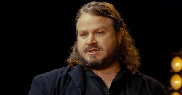 «Άφραγκος» δηλώνει ο Μπρέιντι Κόρμπετ, «το ίδιο συμβαίνει και με πολλούς συναδέλφους μου», ισχυρίζεται