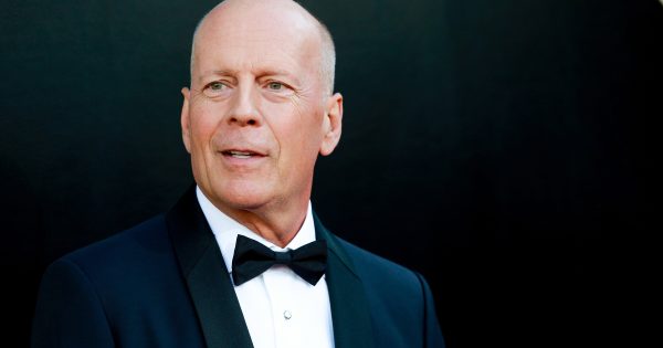Σε μετωποκροταφική άνοια οφείλεται η κατάσταση του Μπρους Γουίλις, αναφέρει επίσημα η οικογένεά του