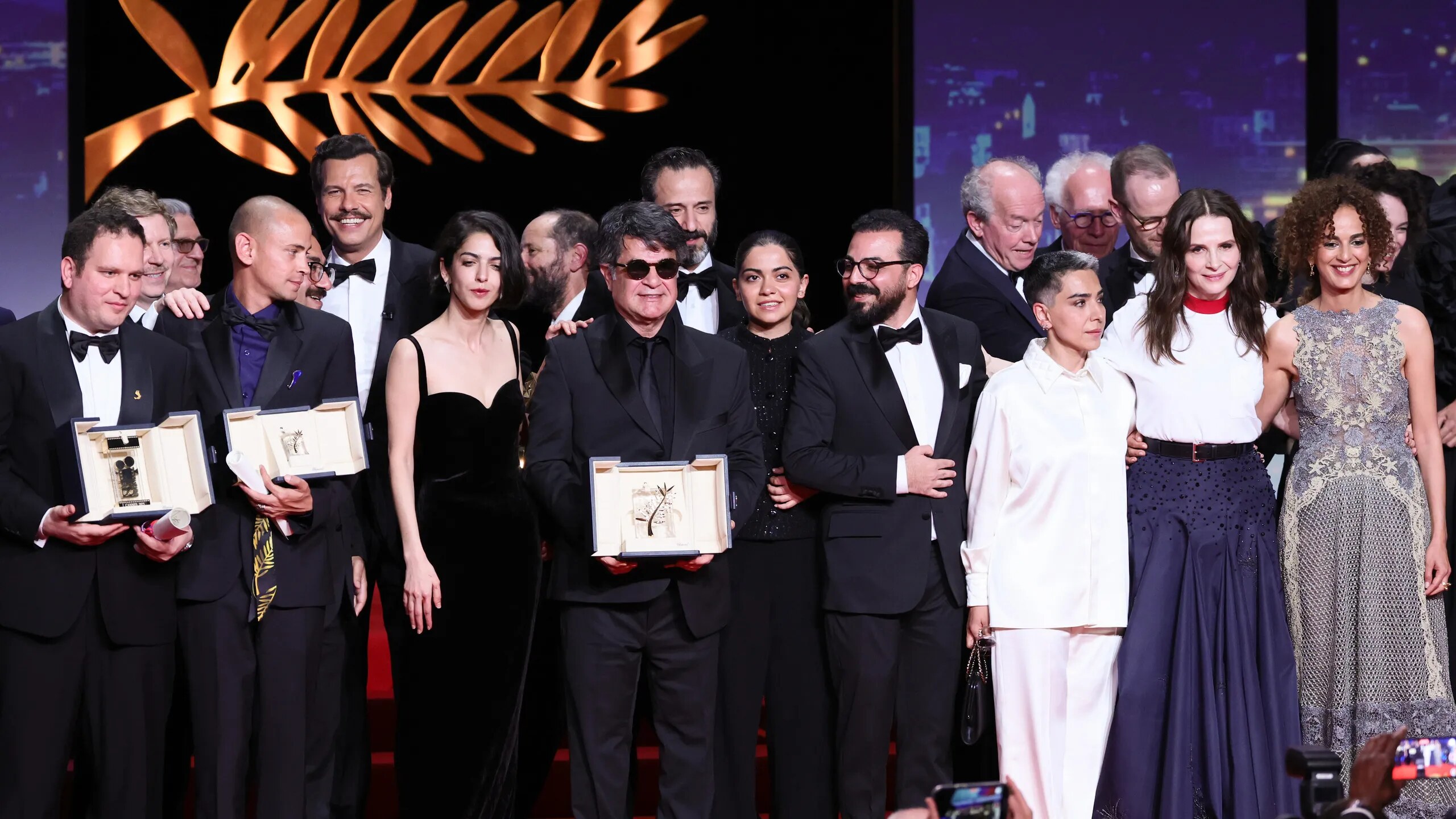 cannes-awarded_1581_107777353
