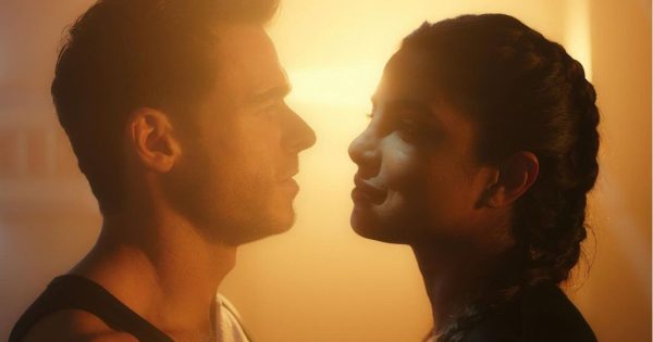 Η Prime Video ανέβαλε τη δημοσίευση του τρέιλερ του «Citadel» λόγω της τραγωδίας στα Τέμπη