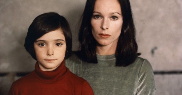 Essential Cinema #107: «Cria Cuervos» (1976) του Κάρλος Σάουρα