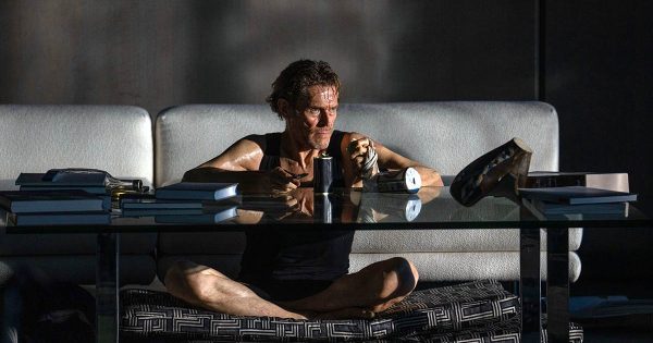 Βerlinale 2023: Eίδαμε το «Inside» του Βασίλη Κατσούπη με τον Γουίλεμ Νταφό
