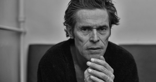 Ο Γουίλεμ Νταφό φαρμακώθηκε που δεν πήγε στην πρεμιέρα του «Poor Things»